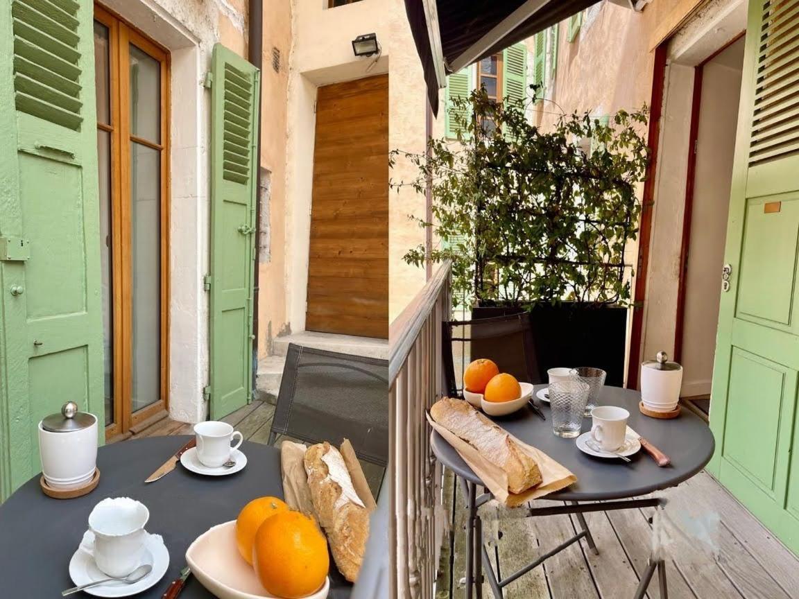 Appartement De Charme Au Coeur De La Vieille Ville Annecy Buitenkant foto